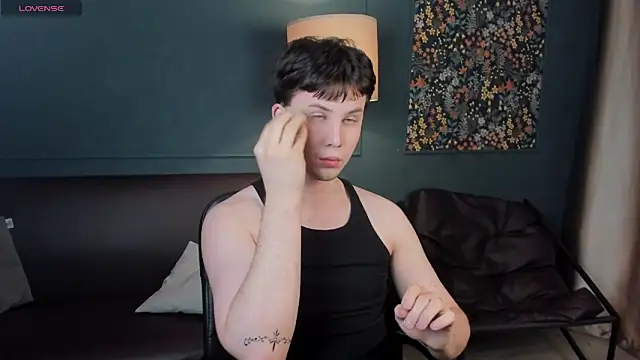 AdrianoAubert online show from 2, 10, 2025