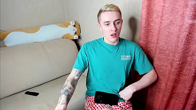 Snapshot of crazybottom99 chatting on 2, 3, 2025 crazybottom99 online show from 2, 3, 2025