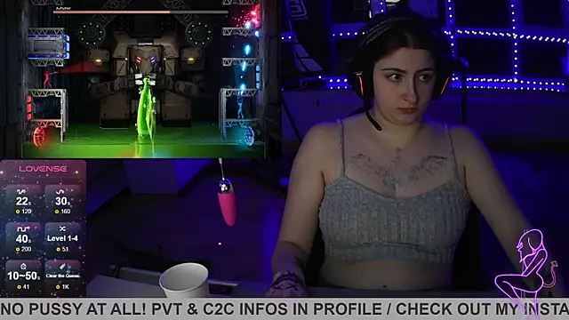 Snapshot of Gamergirl-Linela chatting on 11, 3, 2025 Gamergirl-Linela online show from 11, 3, 2025