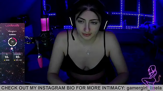 Snapshot of Gamergirl-Linela chatting on 11, 9, 2025 Gamergirl-Linela online show from 11, 9, 2025