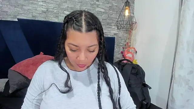 Sophia Brunett online show from 22, 12, 2025