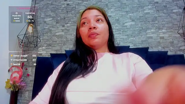 Sophia Brunett online show from 17, 2, 2026