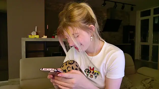 Bella amory online show from 6, 3, 2025