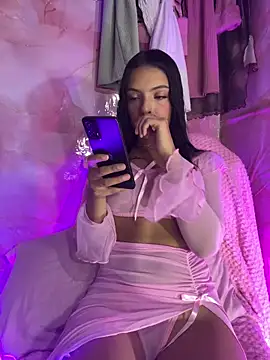 Skye Moore online show from 26, 5, 2026