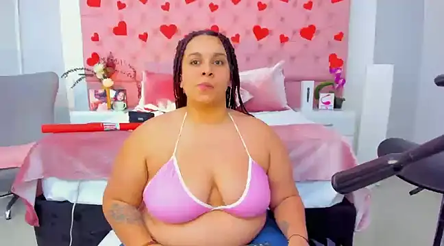 Snapshot of KourtneyEvans chatting on 11, 2, 2025 KourtneyEvans online show from 11, 2, 2025