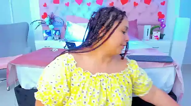 Snapshot of KourtneyEvans chatting on 12, 2, 2025 KourtneyEvans online show from 12, 2, 2025