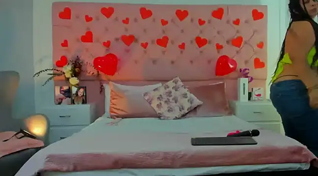 Snapshot of KourtneyEvans chatting on 15, 2, 2025 KourtneyEvans online show from 15, 2, 2025