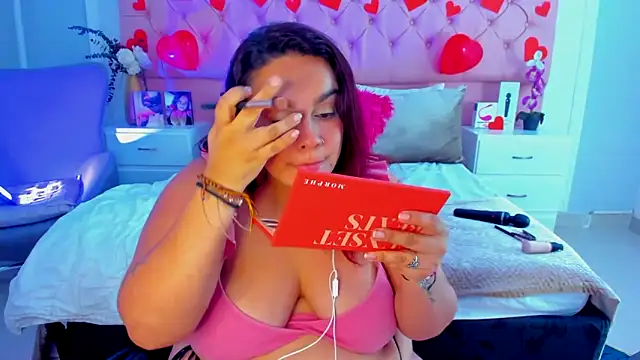 Snapshot of KourtneyEvans chatting on 6, 3, 2025 KourtneyEvans online show from 6, 3, 2025