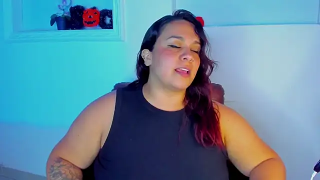 Snapshot of KourtneyEvans chatting on 23, 10, 2025 KourtneyEvans online show from 23, 10, 2025