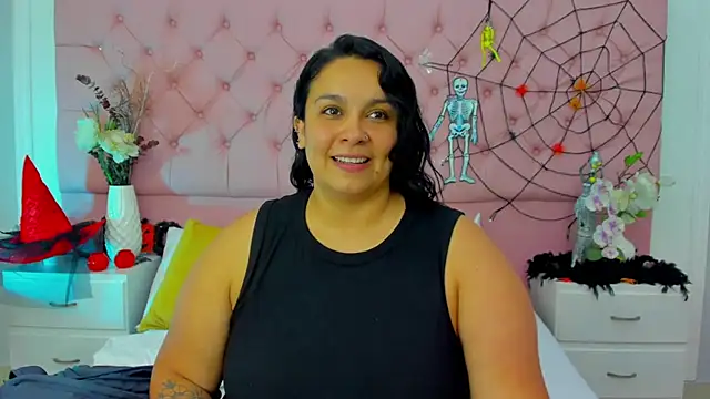 Snapshot of KourtneyEvans chatting on 1, 11, 2025 KourtneyEvans online show from 1, 11, 2025