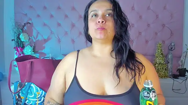 KourtneyEvans online show from 22, 12, 2025