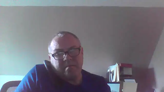 Snapshot of mkestr69 chatting on 23, 4, 2026 mkestr69 online show from 23, 4, 2026