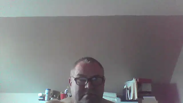 Snapshot of mkestr69 chatting on 24, 4, 2026 mkestr69 online show from 24, 4, 2026
