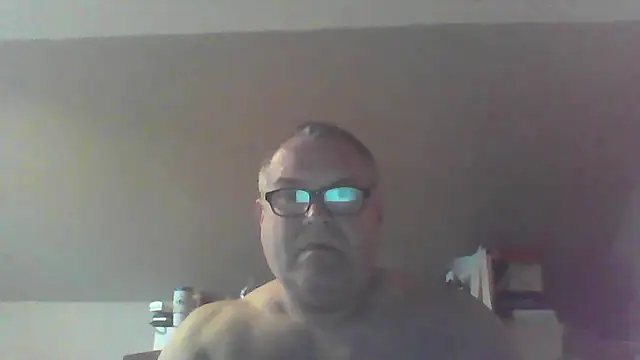 Snapshot of mkestr69 chatting on 27, 4, 2026 mkestr69 online show from 27, 4, 2026