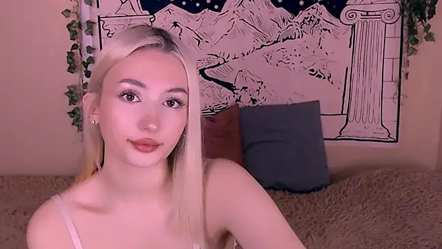 beauty blonde online show from 17, 3, 2025