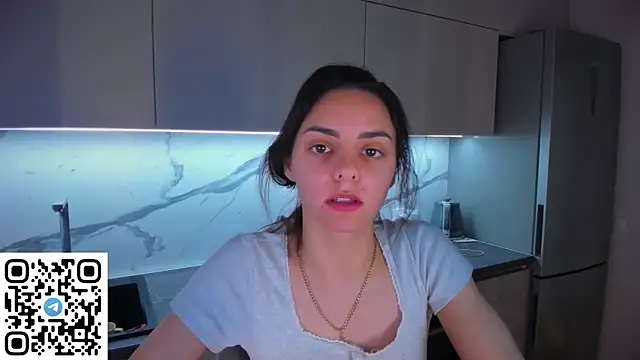 Snapshot of EmiliaZen chatting on 31, 5, 2026 EmiliaZen online show from 31, 5, 2026