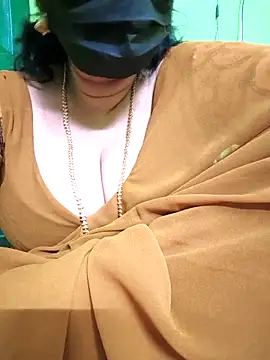 Snapshot of niiveditha chatting on 4, 3, 2025 niiveditha online show from 4, 3, 2025