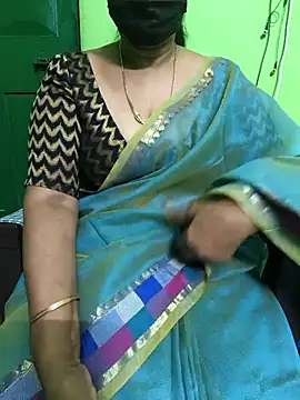 Snapshot of niiveditha chatting on 17, 3, 2025 niiveditha online show from 17, 3, 2025