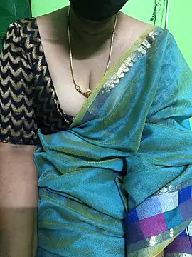 Snapshot of niiveditha chatting on 17, 3, 2025 niiveditha online show from 17, 3, 2025