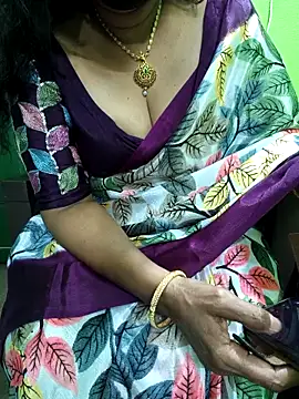 Snapshot of niiveditha chatting on 13, 9, 2025 niiveditha online show from 13, 9, 2025