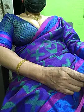 Snapshot of niiveditha chatting on 16, 11, 2025 niiveditha online show from 16, 11, 2025