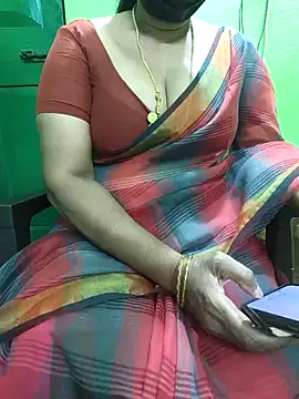 Snapshot of niiveditha chatting on 20, 11, 2025 niiveditha online show from 20, 11, 2025