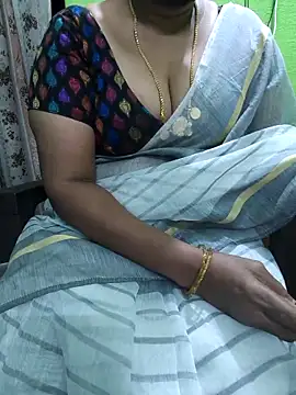 Snapshot of niiveditha chatting on 21, 11, 2025 niiveditha online show from 21, 11, 2025