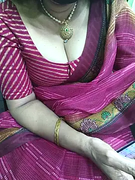 Snapshot of niiveditha chatting on 22, 11, 2025 niiveditha online show from 22, 11, 2025