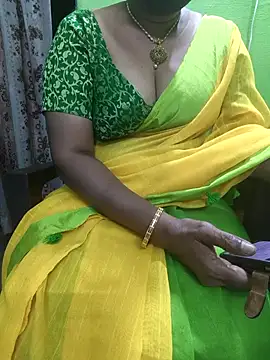 Snapshot of niiveditha chatting on 3, 12, 2025 niiveditha online show from 3, 12, 2025