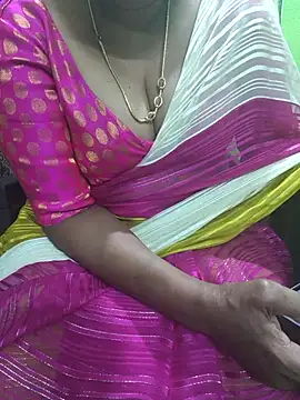 Snapshot of niiveditha chatting on 14, 12, 2025 niiveditha online show from 14, 12, 2025