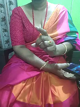 Snapshot of niiveditha chatting on 14, 12, 2025 niiveditha online show from 14, 12, 2025