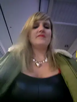 Sexybiene969 online show from 6, 10, 2025