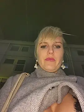 Sexybiene969 online show from 6, 11, 2025