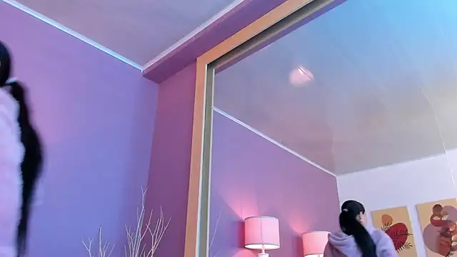 scarlet edwars online show from 11, 2, 2025