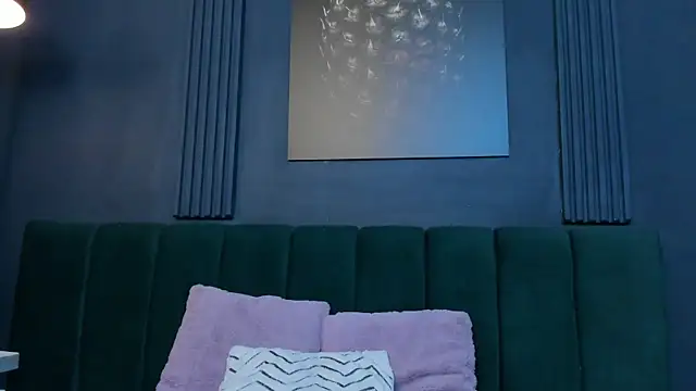 scarlet edwars online show from 27, 9, 2025