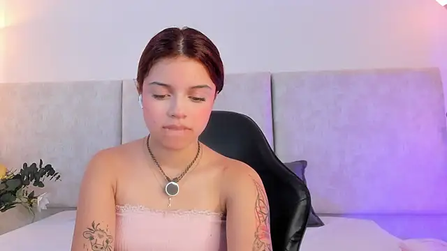 Giselle Lauren online show from 18, 12, 2025