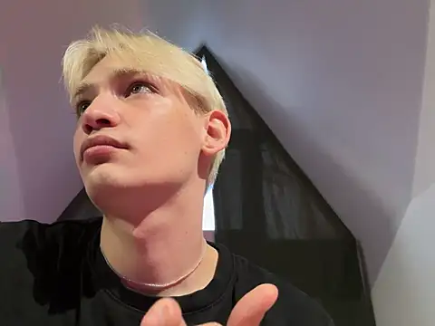 Snapshot of Julian_wins chatting on 8, 2, 2025 Julian wins online show from 8, 2, 2025