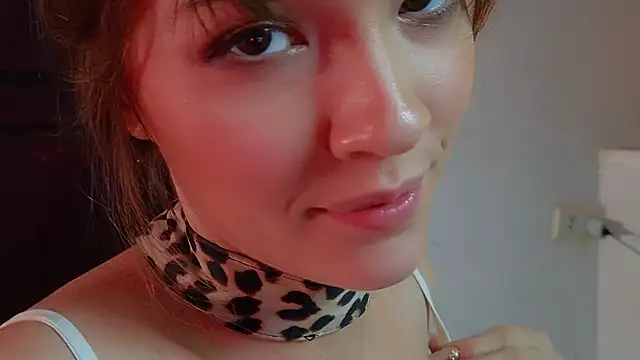 Snapshot of DemiDee chatting on 13, 12, 2024 DemiDee online show from 13, 12, 2024