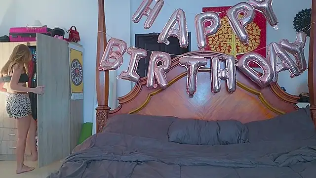 Snapshot of DemiDee chatting on 26, 2, 2025 DemiDee online show from 26, 2, 2025