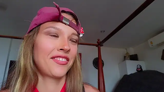 Snapshot of DemiDee chatting on 9, 3, 2025 DemiDee online show from 9, 3, 2025