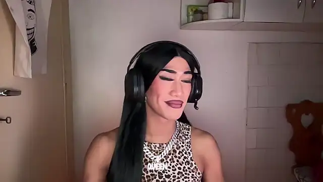 Snapshot of Ladyosa99 chatting on 6, 2, 2025 Ladyosa99 online show from 6, 2, 2025