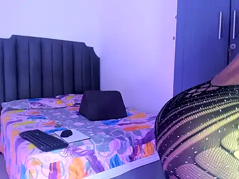 Snapshot of moree_Queen chatting on 18, 11, 2025 moree Queen online show from 18, 11, 2025