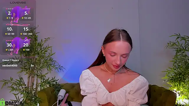 Snapshot of miiss__lulu chatting on 11, 6, 2026 miiss lulu online show from 11, 6, 2026