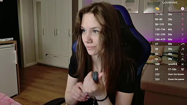Snapshot of alexa_feels_ chatting on 8, 4, 2026 alexa feels online show from 8, 4, 2026