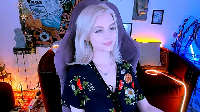 LeonaStane online show from 9, 2, 2025