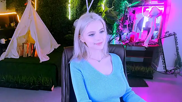 LeonaStane online show from 14, 2, 2025