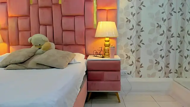 ArianaFranco online show from 7, 4, 2026