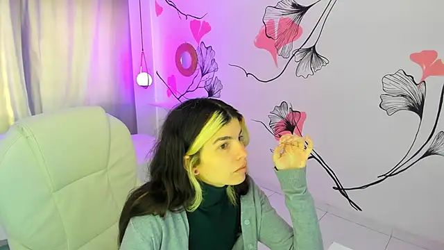 Isabela Fiorelli online show from 29, 11, 2025