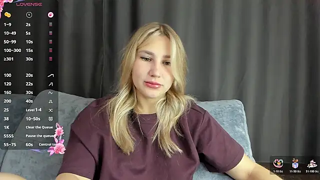 Snapshot of And1sa chatting on 21, 10, 2025 And1sa online show from 21, 10, 2025