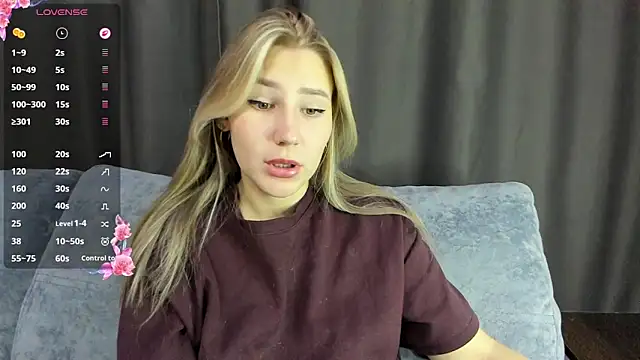 Snapshot of And1sa chatting on 25, 11, 2025 And1sa online show from 25, 11, 2025